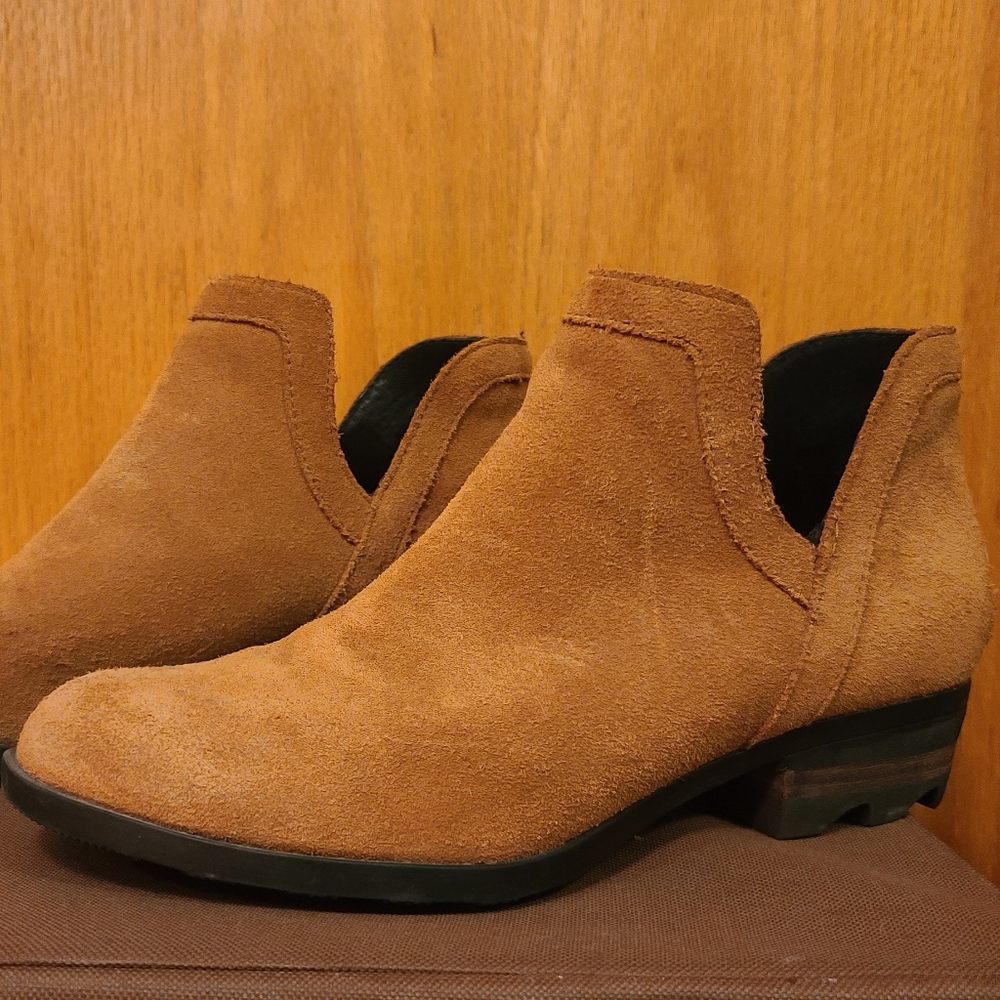 Womens Lolla booties